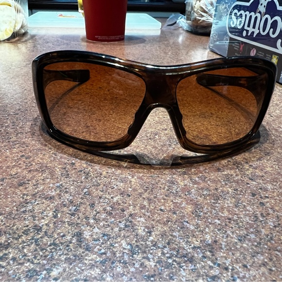 Women’s polarized Foresake Oakley sunglasses - Picture 3 of 4